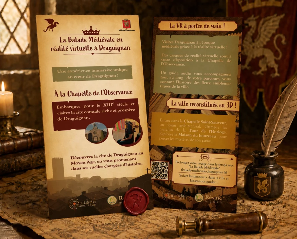 Mockup du flyer de la Balade Médiévale en réalité virtuelle à Draguignan, présenté dans une ambiance médiévale avec parchemin, bougie, plume et sceau de cire.